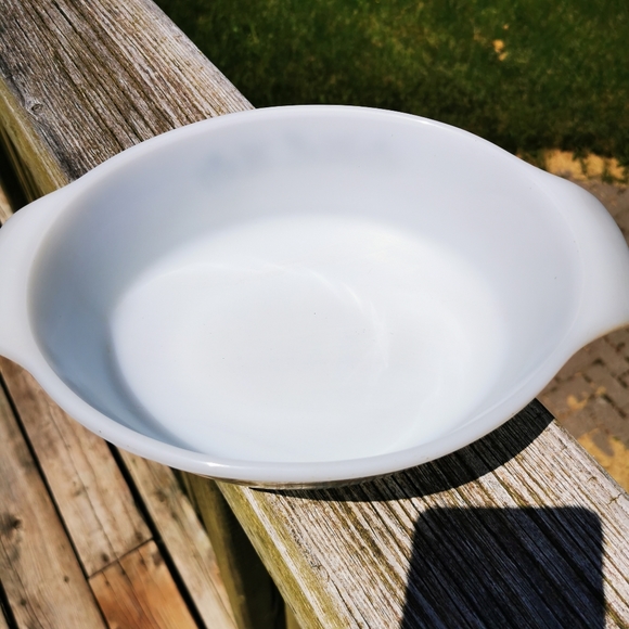 Vintage Anchor Hocking Fire King Casserole Dish in Meadow Green Pattern with Lid - Picture 5 of 12